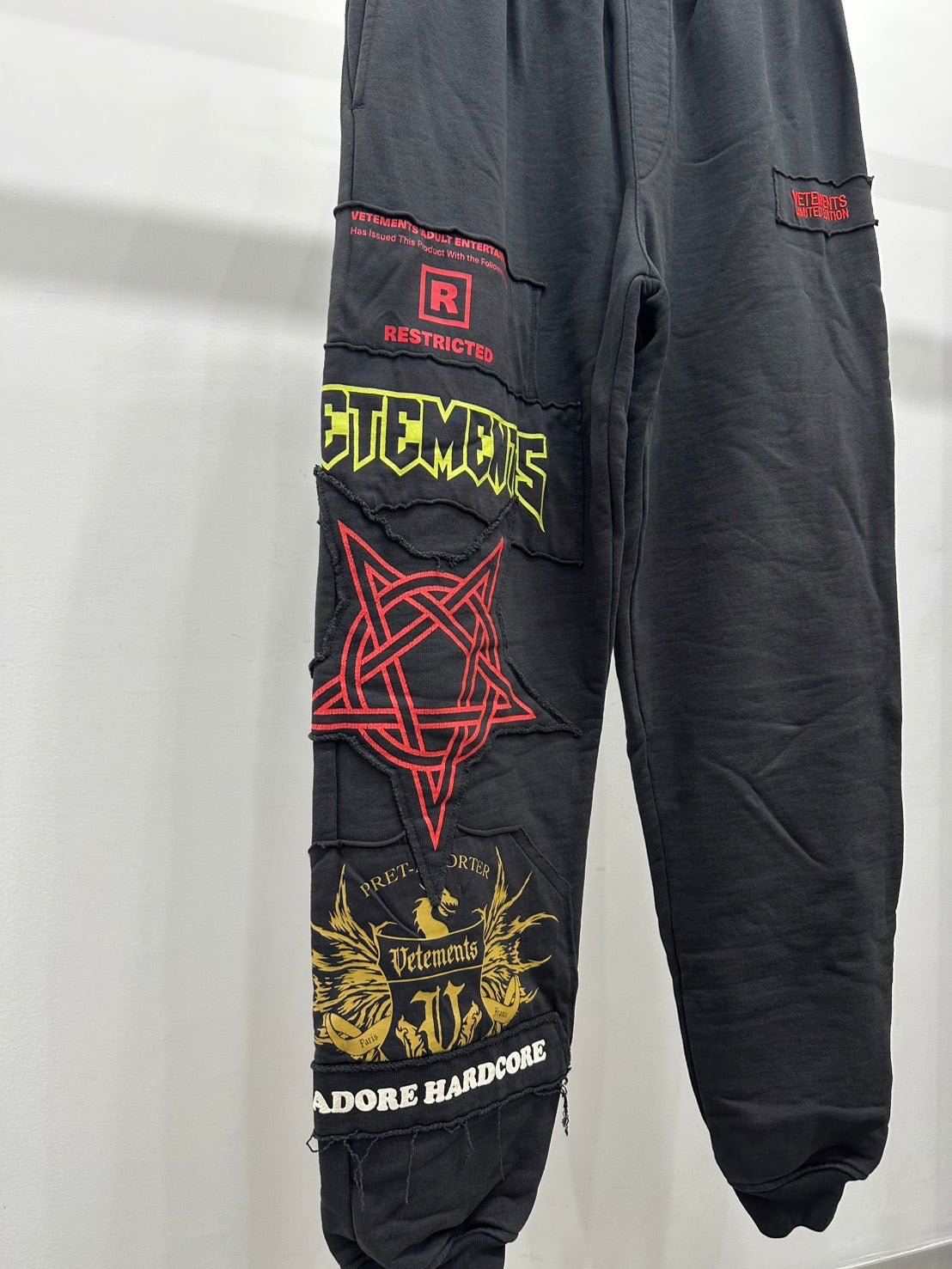 VETEMENTS ハードコアスウェットパンツ