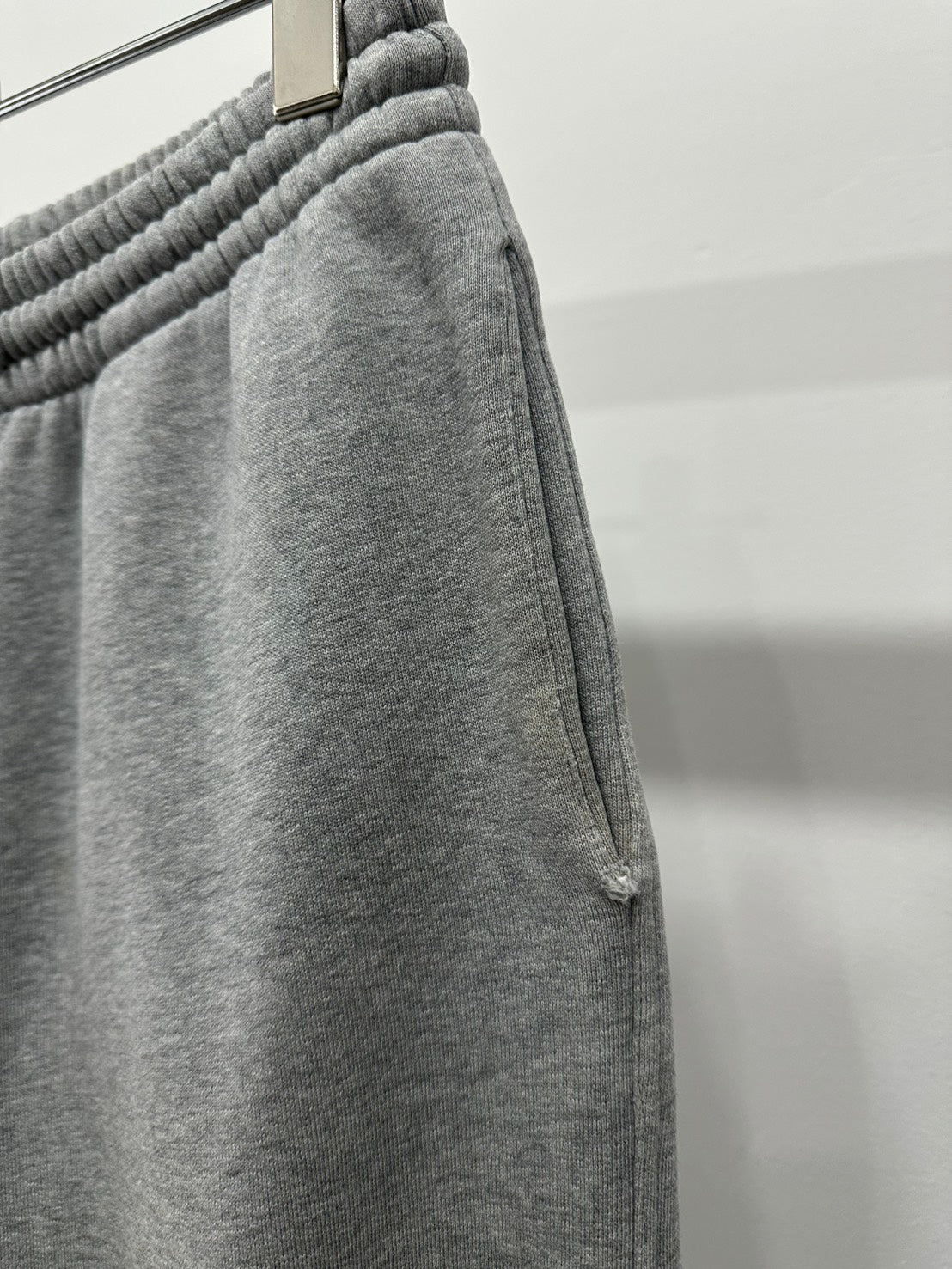 Burberry ロゴ刺繍スウェットパンツ