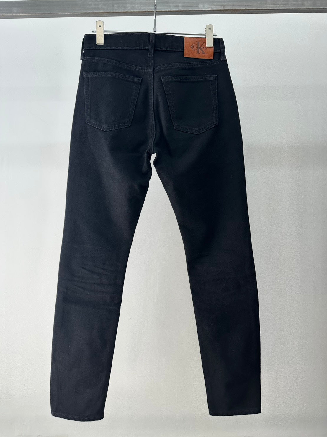 Calvin Klein スリムデニムパンツ
