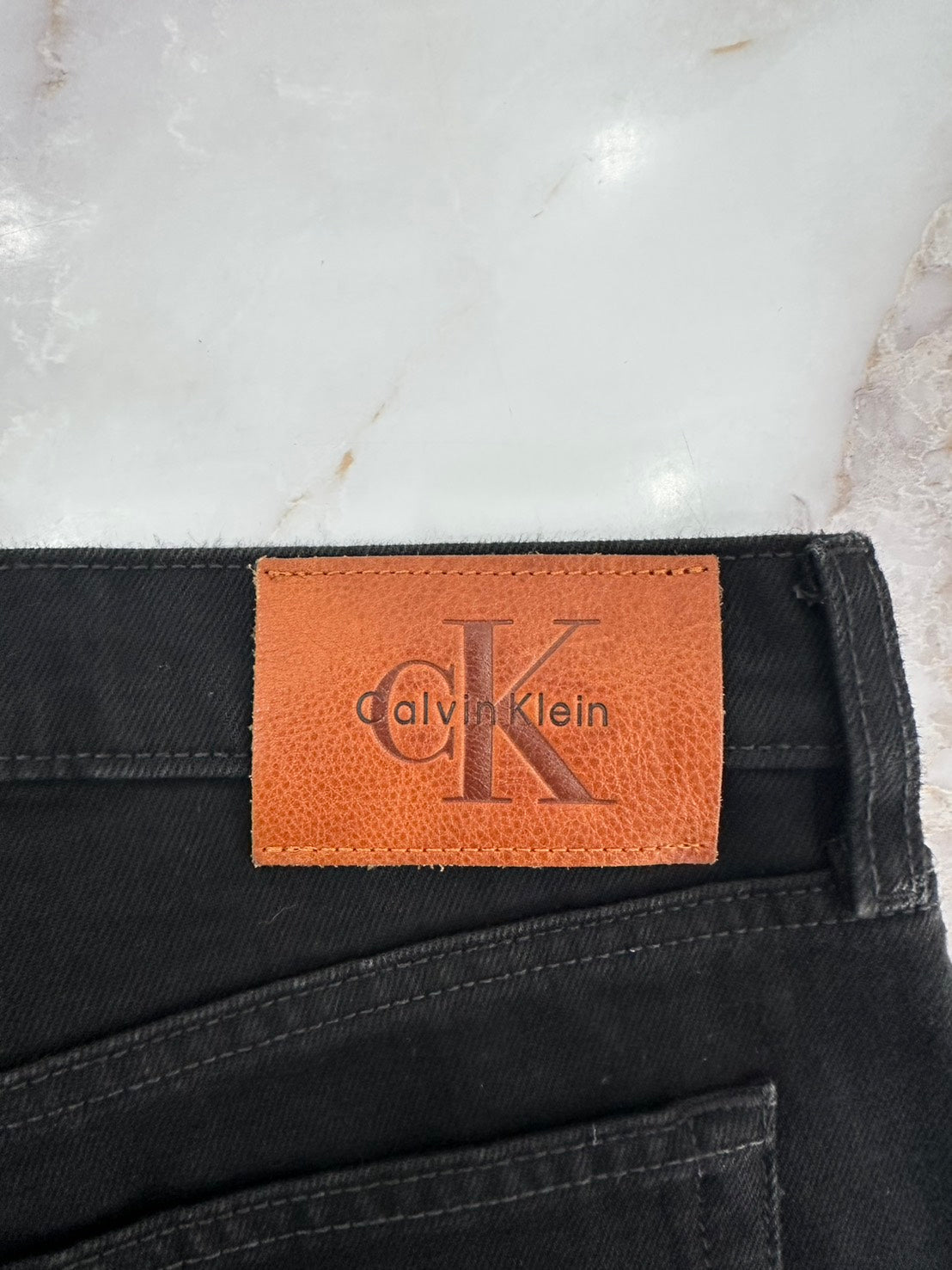 Calvin Klein スリムデニムパンツ