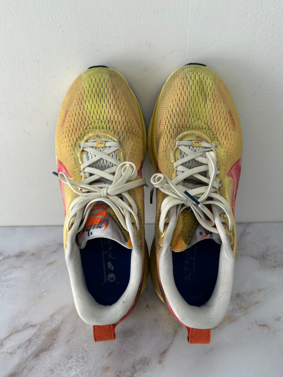 NIKE IH3576-999 Vomero 18 SE ボメロスニーカー