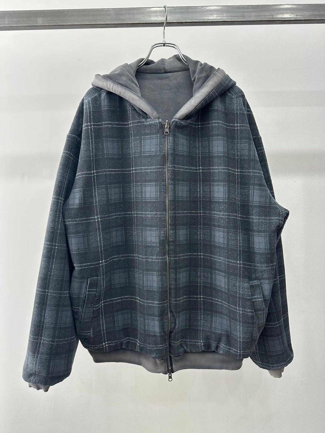 GUESS USA リバーシブル裏地チェックジップパーカー