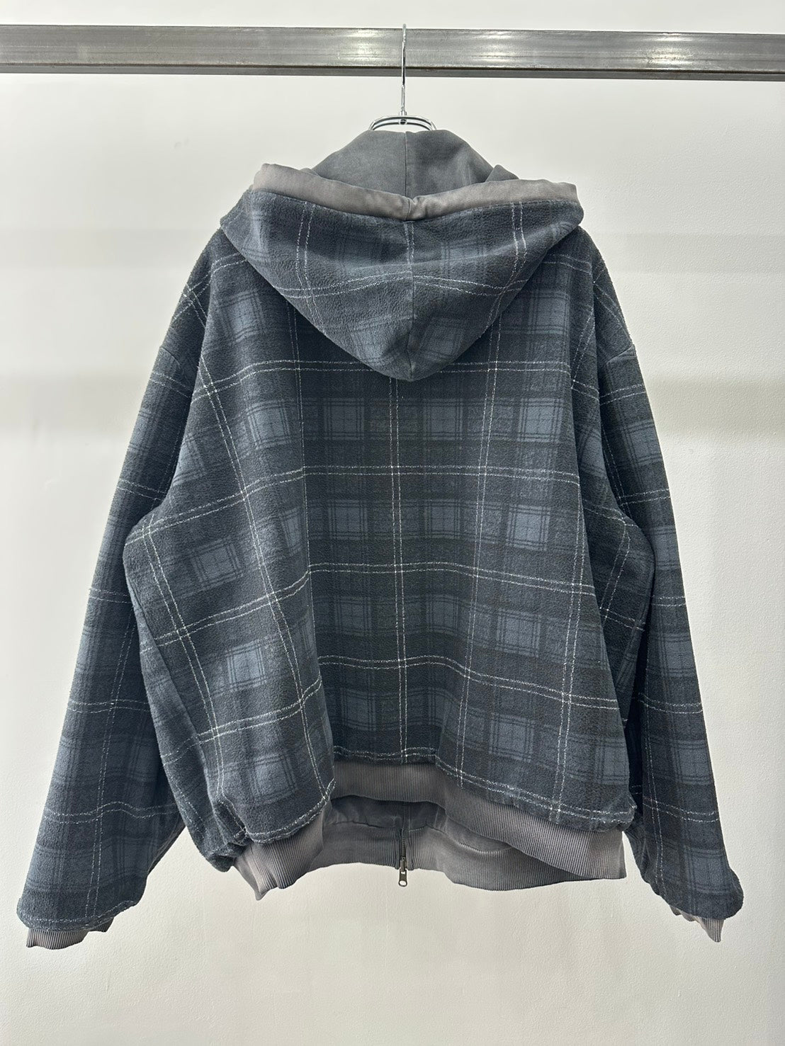GUESS USA リバーシブル裏地チェックジップパーカー