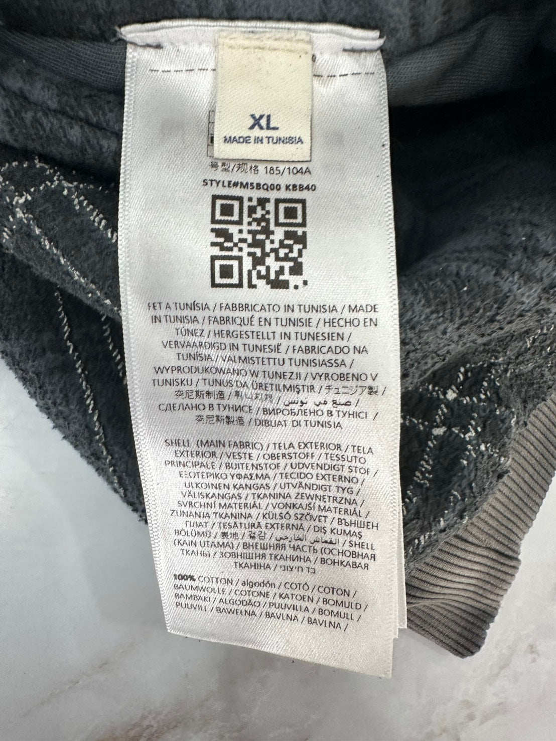 GUESS USA リバーシブル裏地チェックジップパーカー
